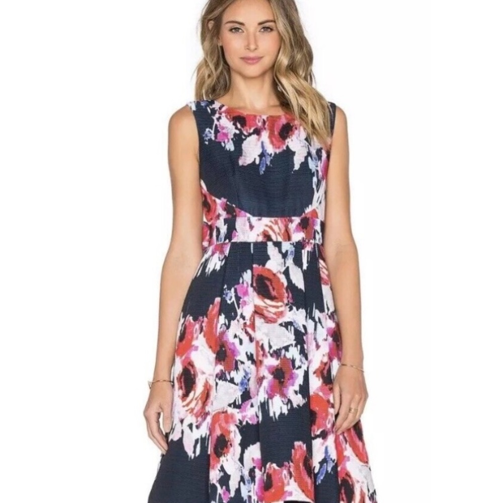 🎊Host Pick🎊Fabulous Kate Spade ♠️ Hazey Floral open V back dress w/back bow